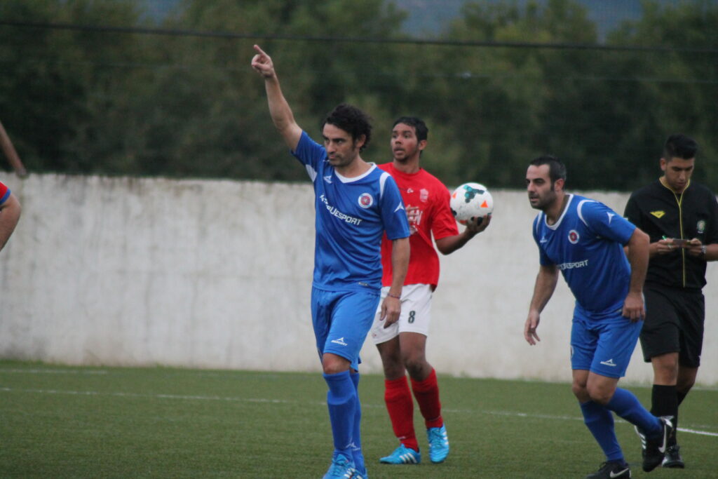 Adolfo, capitán do Ourense en 2014 celebra un gol no primeiro desplazamento da U.D. Ourense